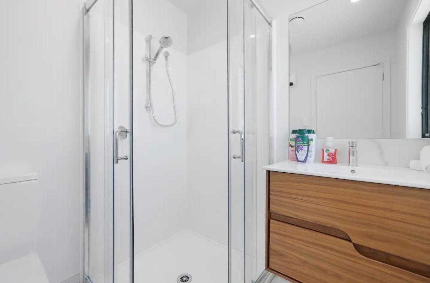 Discover A Brand New Apartment In Vibrant Chch Christchurch Exterior foto